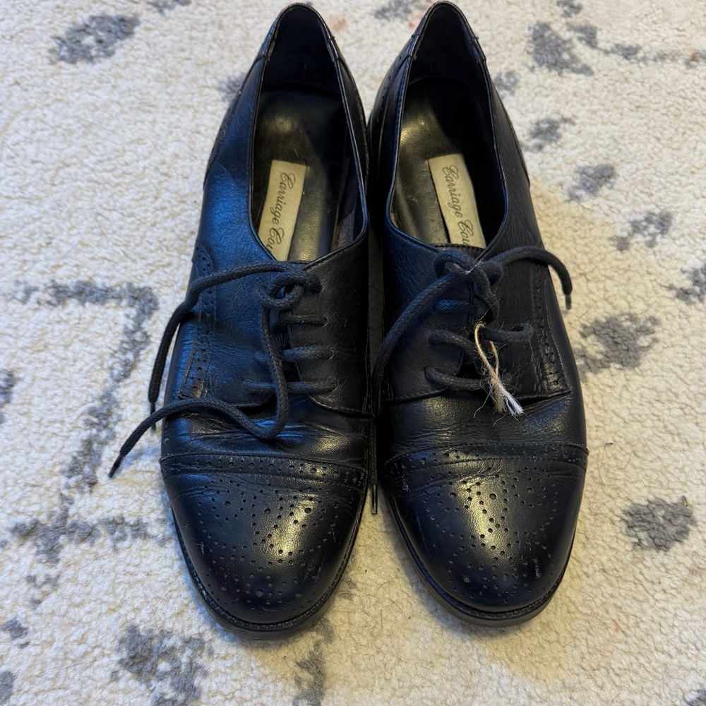 Carriage Court Vintage Black Leather Women's Loafers